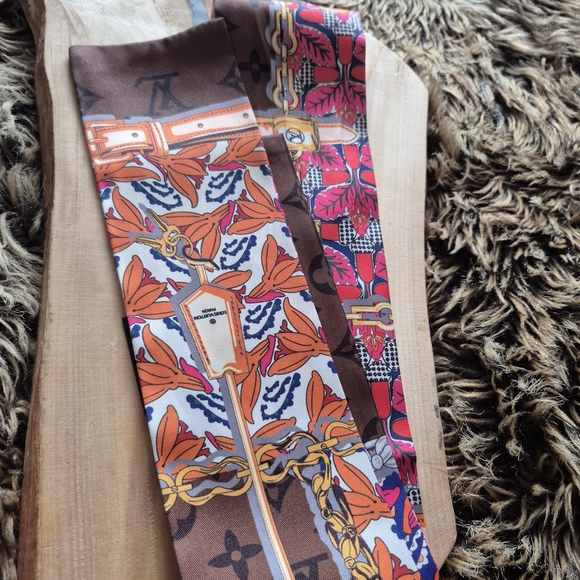 Louis Vuitton Accessories - Louis Vuitton Orange and Red Silk Twilly